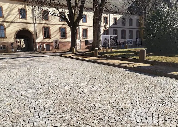 L'escaled - Flat + Arcade 公寓